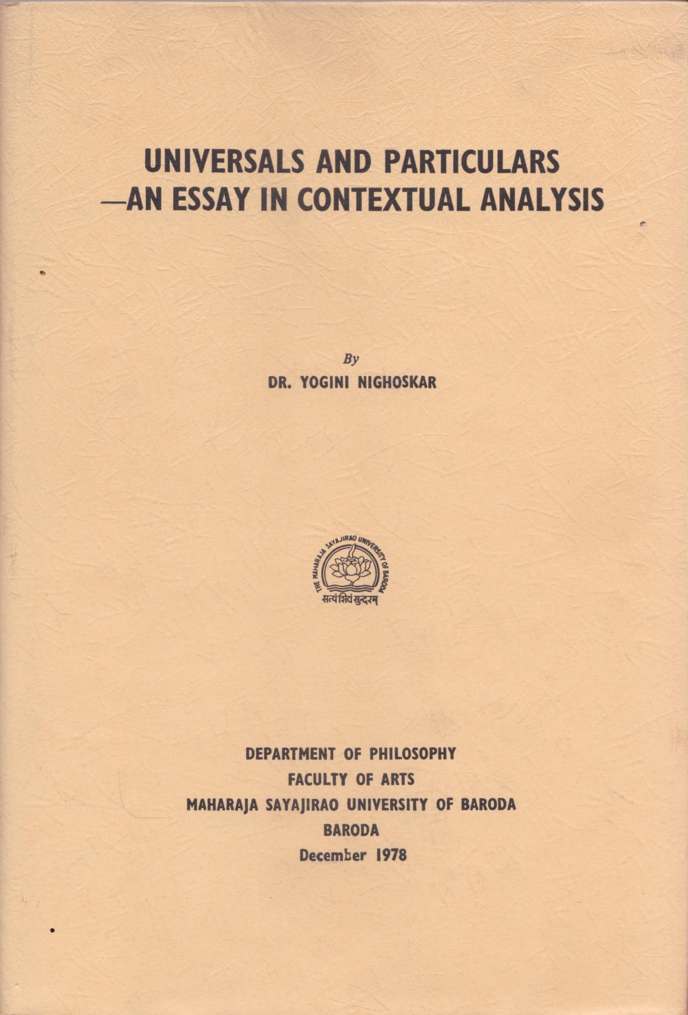 Universals And Particulars?An Essay In Contextual Analysis
