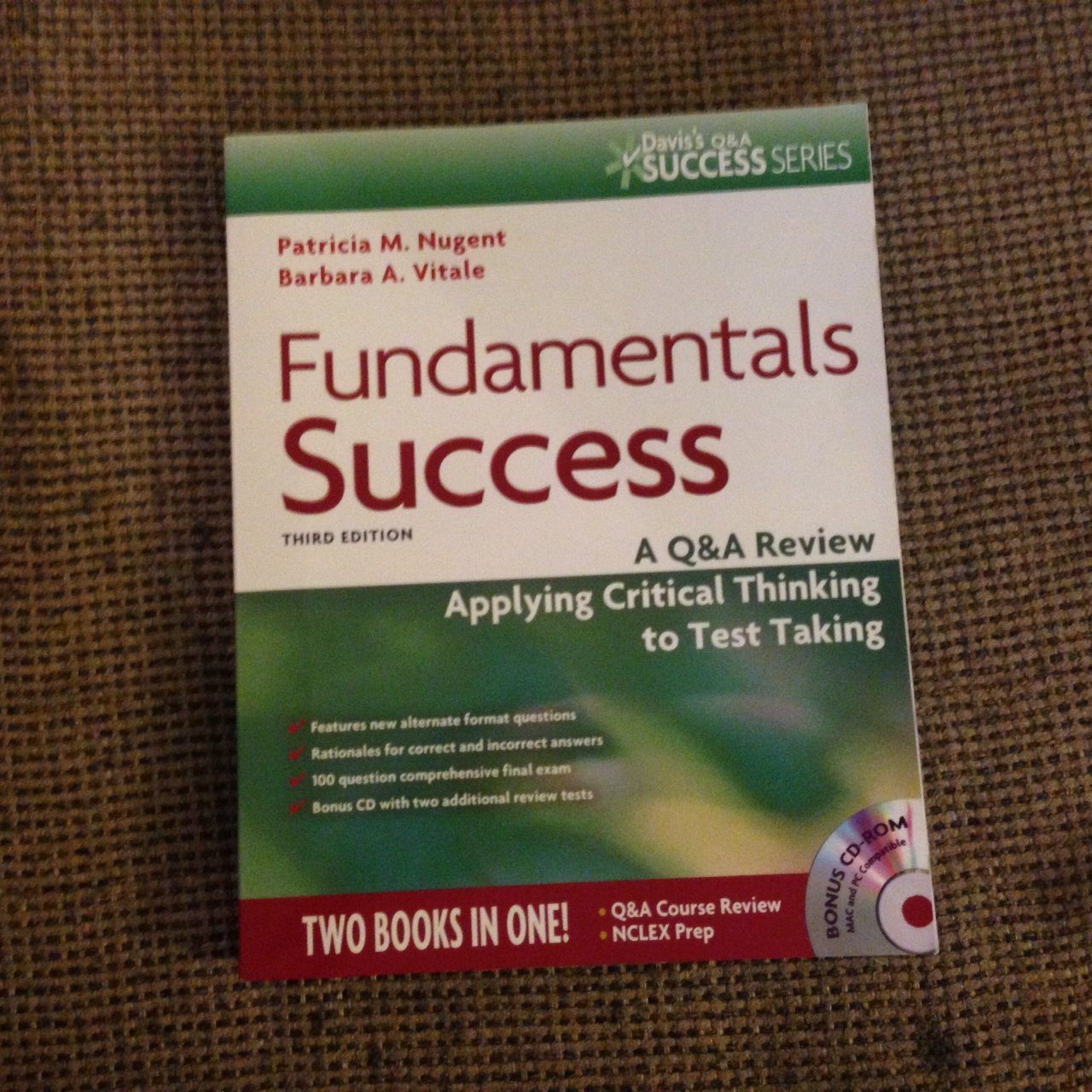 Fundamentals Success: A Q&A Review Applying Critical Thinking to Test Taking (Daviss Q&A Success)